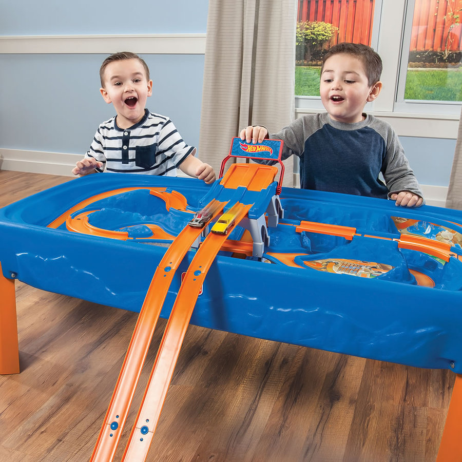 playing with hot wheels