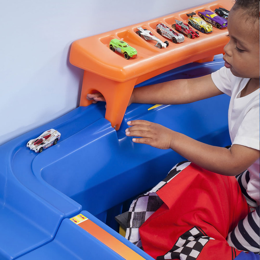 Hot Wheels ToddlertoTwin Race Car Bed Step2