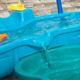 Spill and Splash Seaway Water Table alternate view