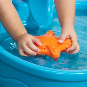Spill and Splash Seaway Water Table alternate view